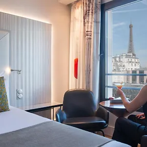Le Parisis - Tour Eiffel **** Paris