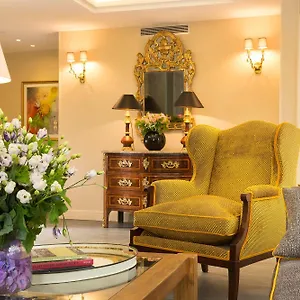 Le Relais Des Halles Hotel