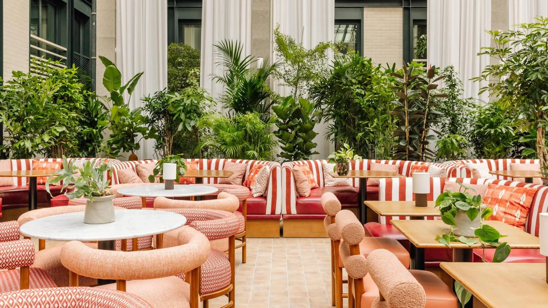 Le Jardin De Verre By Locke Paris Hotel