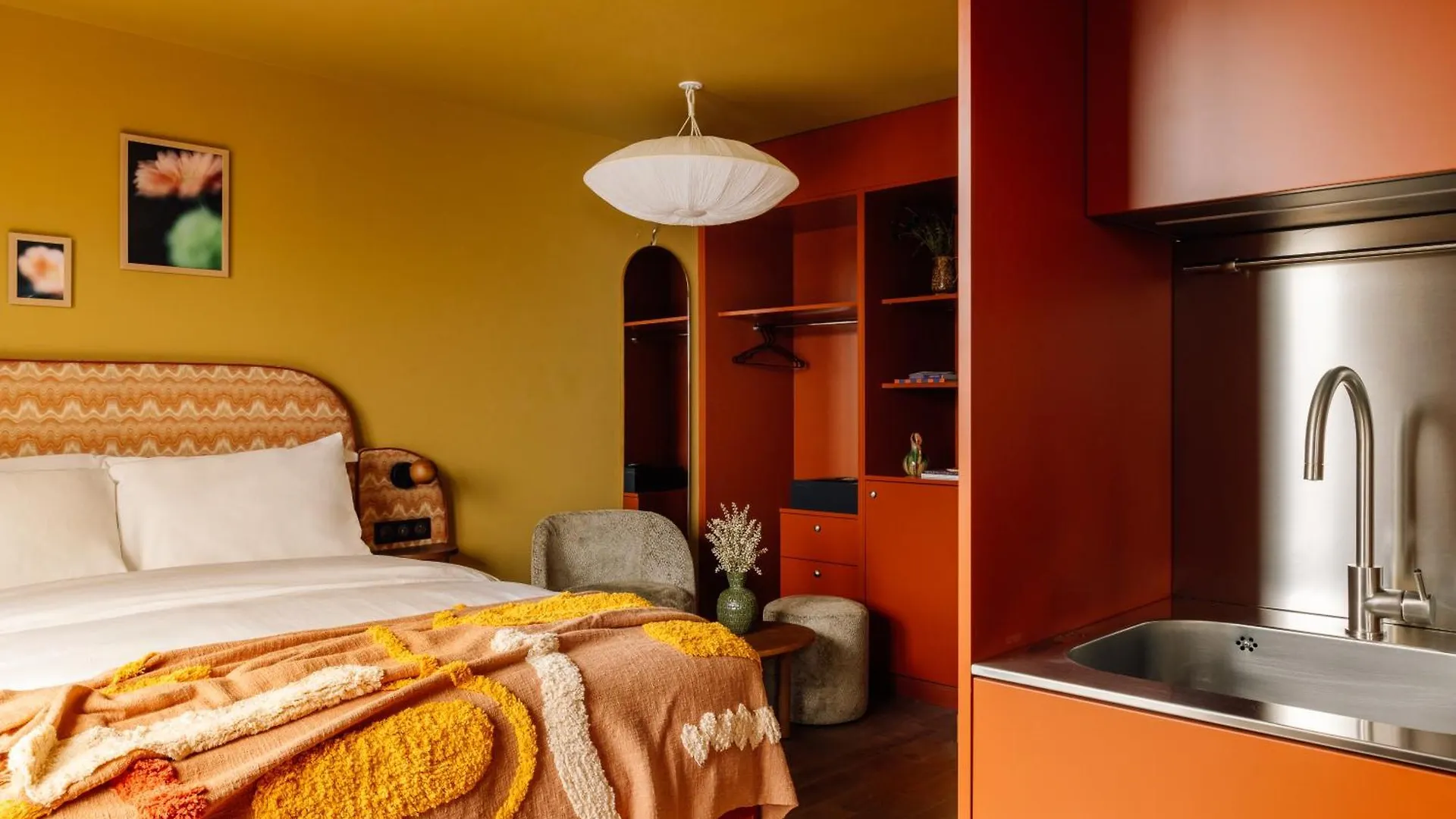 **** Hotel Le Jardin De Verre By Locke Paris France